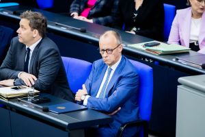 Merz und Klingbeil im Bundestag