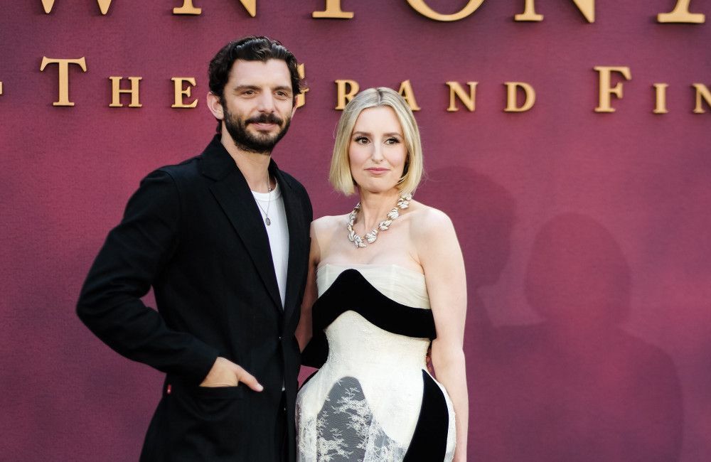 Michael C. Fox und Laura Carmichael