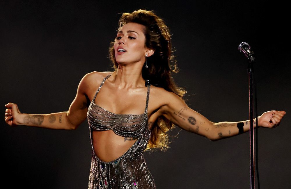 Miley Cyrus deutet ästhetisches Storytelling für neues Album an