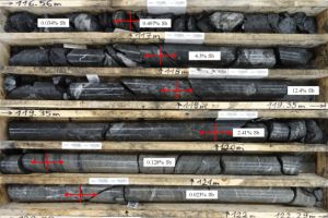 Military Metals stößt bei Bohrungen auf 4,6 Meter mit 4,1 % Antimon, einschließlich 2,6 Meter mit 7,0 % Antimon - erste Ressourcenschätzung im Vorzeigeprojekt Trojárová in Europa steht bevor