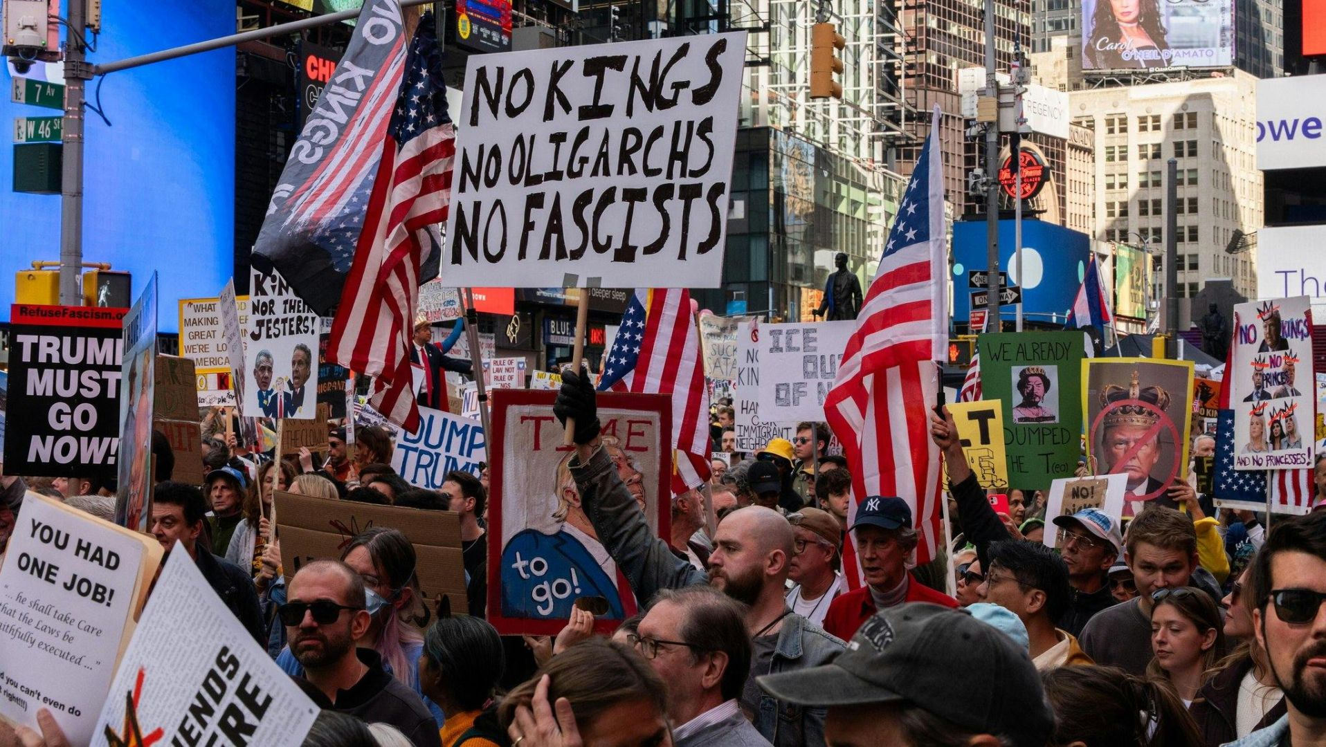 Millionen Amerikaner demonstrieren gegen Trump