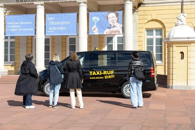 Mit dem Sightseeing-Taxi Karlsruhe die Fächerstadt individuell entdecken