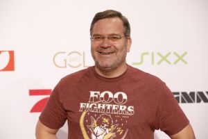 Mit dieser Begegnung rechnete Modertor Elton nicht.