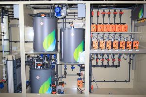 Moderne Elektrolyse-Desinfektion für öffentliche Hallenbäder