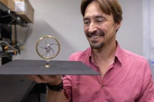 Motor zwischen Wärme und Vakuum: Stirlingmotor nutzt die Temperaturlücke zwischen Erde und All