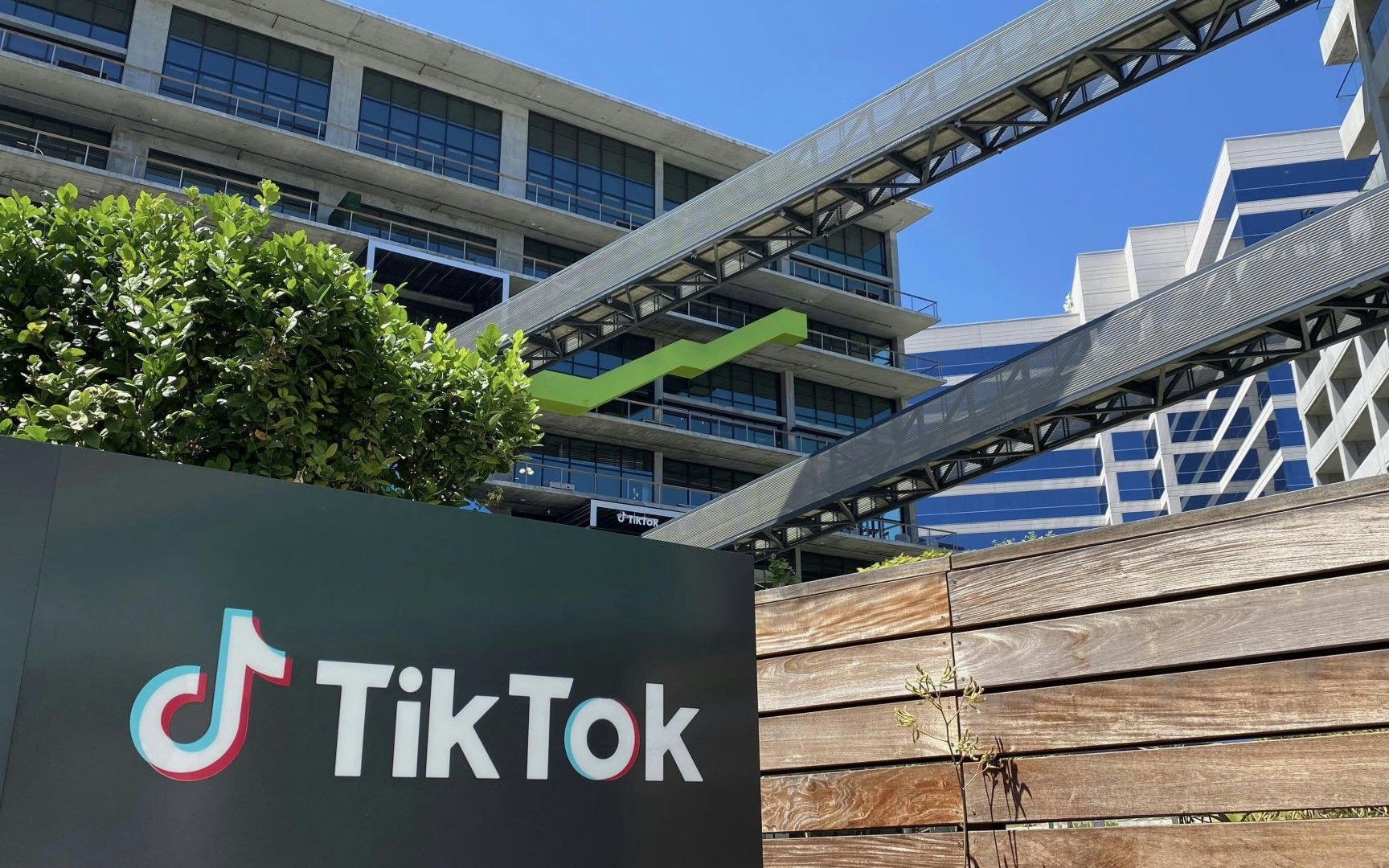 Musk dementiert Kaufinteresse an TikTok – Microsoft, Amazon und Oracle sondieren Optionen