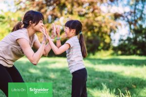 Nachhaltigkeit: Schneider Electric meldet bedeutende Meilensteine im zweiten Quartal 2025