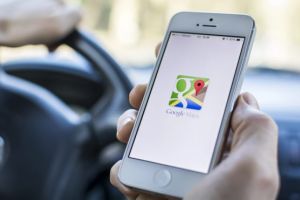 Navi von Google Maps erhält realistische Straßenansicht und Sprachsuche per Gemini