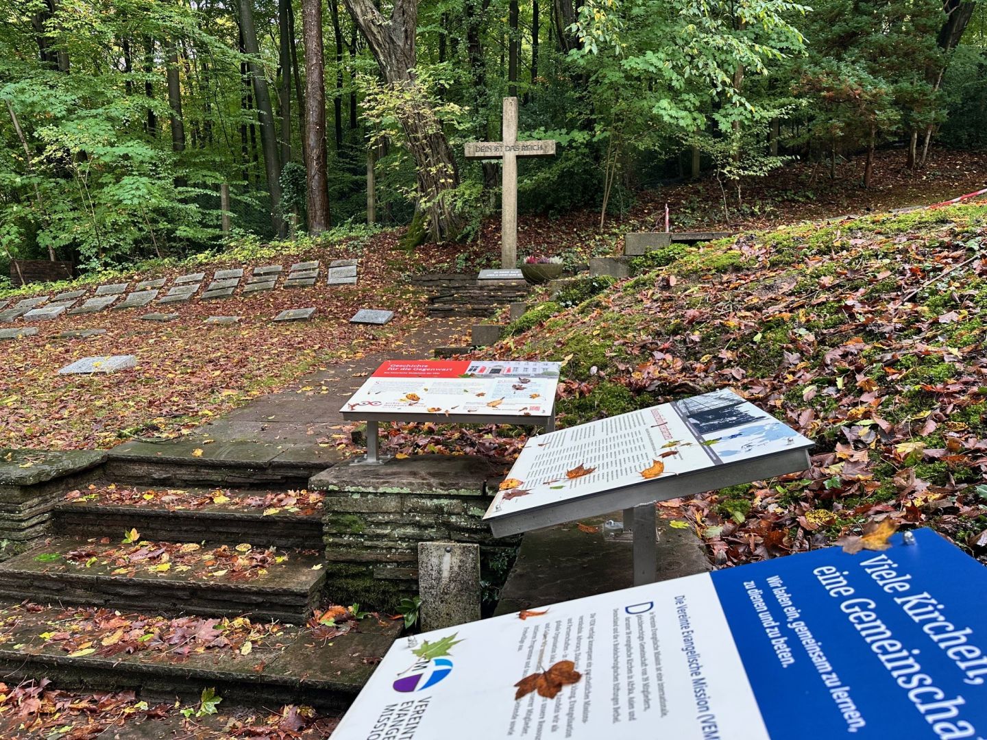 Neue Informationstafeln auf dem Missionsfriedhof in Wuppertal-Unterbarmen