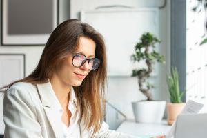 Neuer Handelsblatt-Fachbeitrag liefert den Leitfaden für strategische KI-Kompetenz