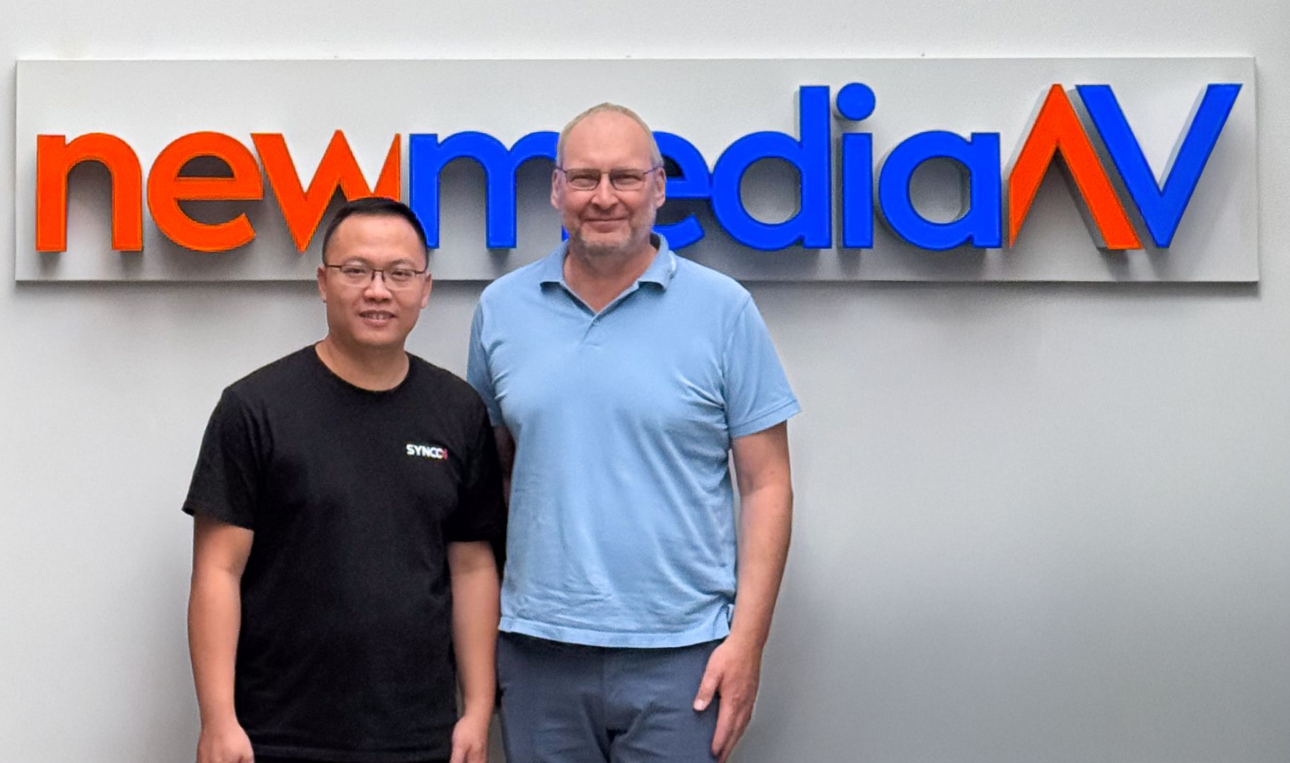 New Media AV distribuiert SYNCO