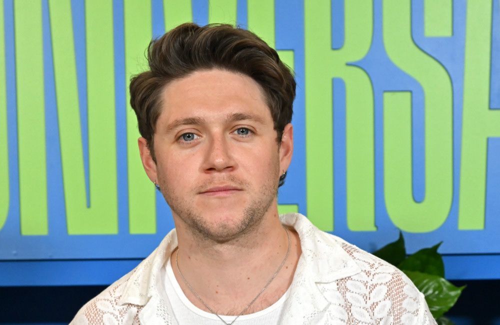 Niall Horan legt 'Heartbreak Weather' mit unveröffentlichten Tracks neu auf