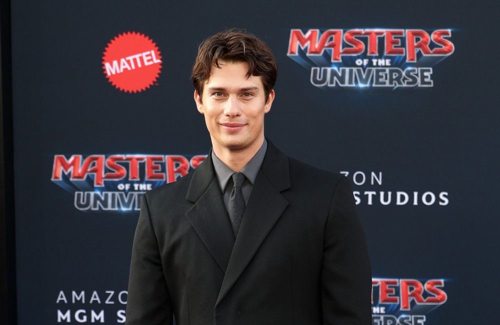 Nicholas Galitzine hat zugegeben, dass er sich wie ein 'kompletter Betrüger' fühlte, als er zum ersten Mal sein He-Man-Kostüm anzog.