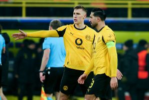 Nico Schlotterbeck (l)