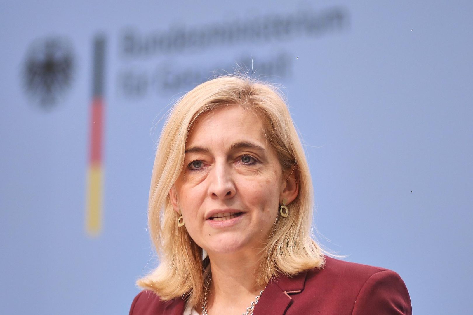 Nina Warken am 11.12.2025