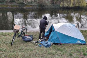 Obdachlose kampieren (Archiv)