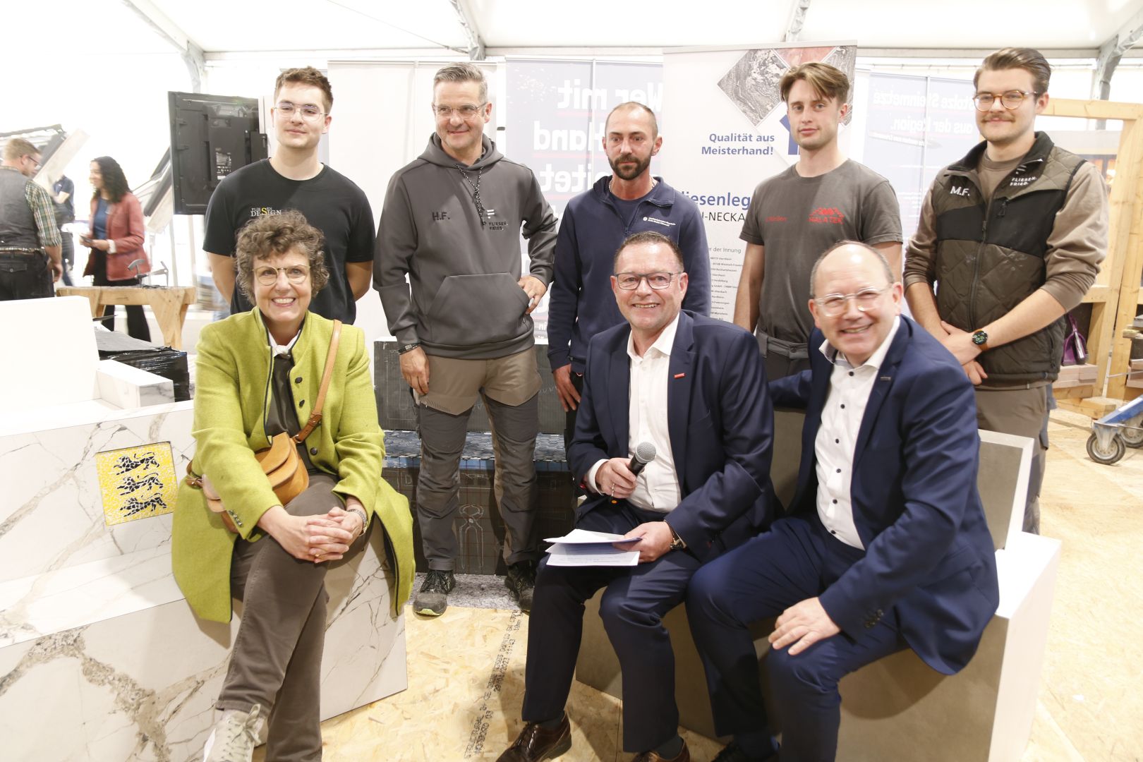 Oberbürgermeister überzeugt beim Handwerk mit Präzision und Fingerspitzengefühl