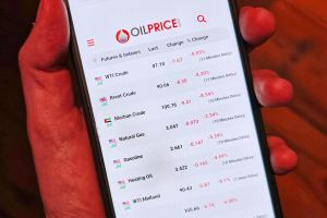 Ölpreise auf einem Smartphone am 10.03.2026