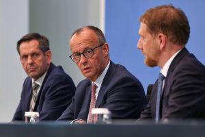 Olaf Lies, Friedrich Merz und Michael Kretschmer am 18.06.2025