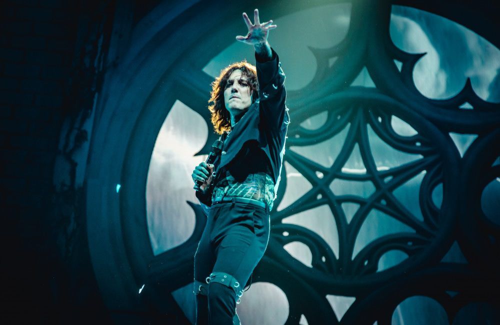 Oli Sykes