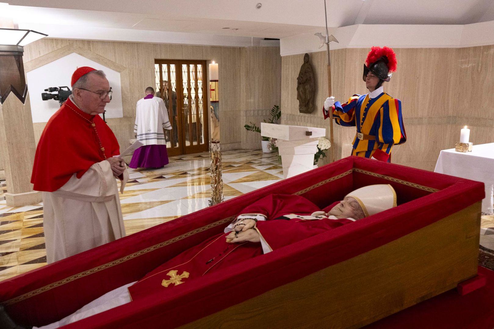 Papst Franziskus gestorben - Aufbahrung im Vatikan