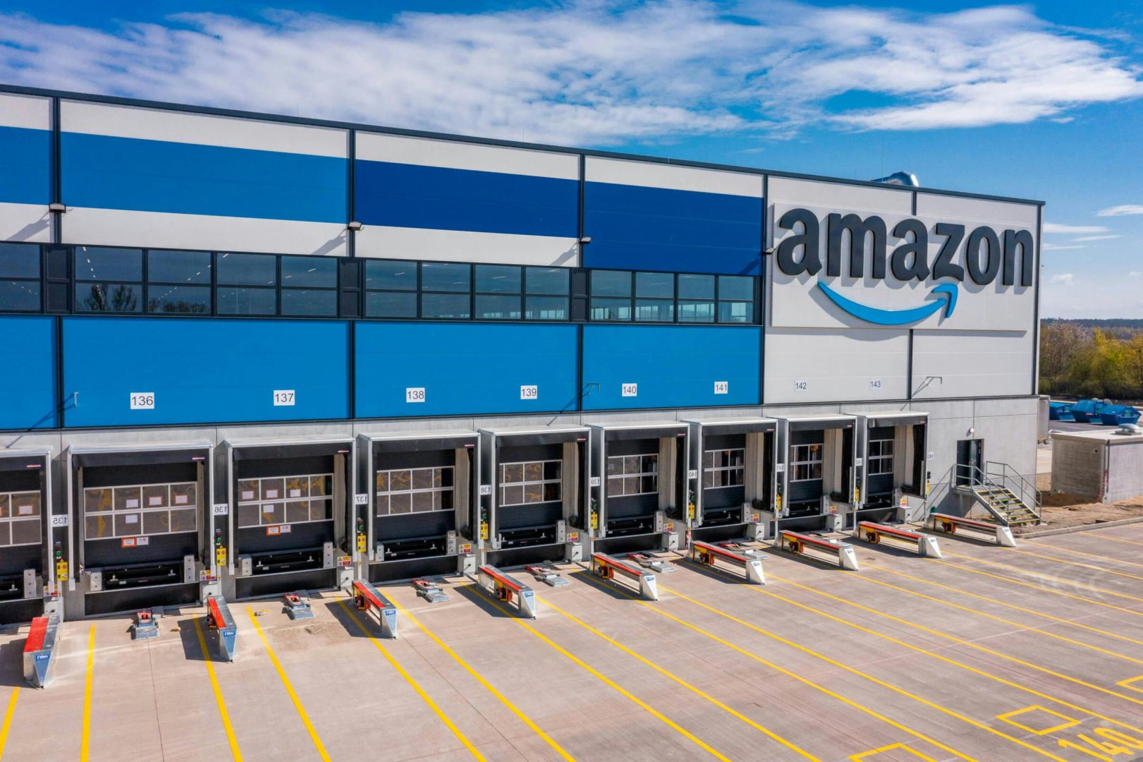 Per E-Mail entlassen – Amazon streicht bis zu 30.000 Stellen