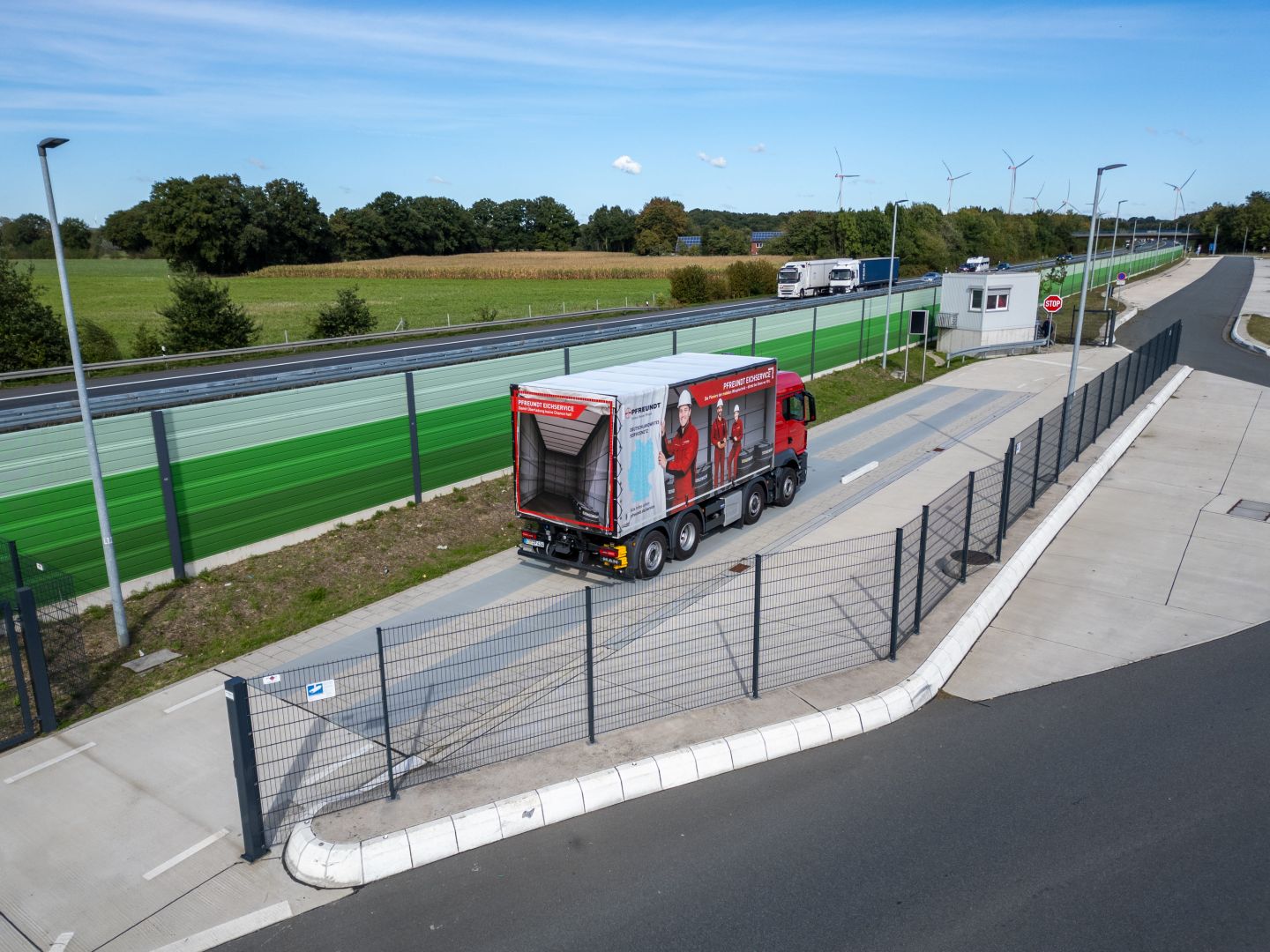 PFREUNDT setzt neue Maßstäbe: Erste in Deutschland zugelassene Achslastwaage zur Überfahrtmessung von Achs- und Achsgruppenlasten