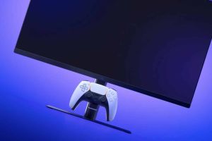 Sony zeigt neuen PlayStation-Monitor mit DualSense-Ladestation