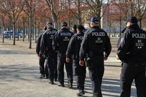 Polizisten (Archiv)