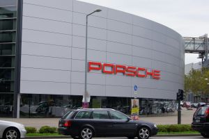 Porsche-Betriebsrat warnt vor massiven Stellenverlagerungen
