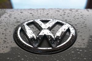 Porsche- und Piëch-Familien erwägen Teilverkauf von VW-Aktien