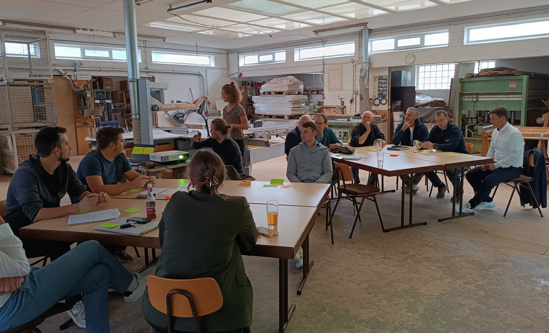 Praxis trifft Wissenschaft: Workshop zur Unternehmensnachfolge im Schreinerhandwerk