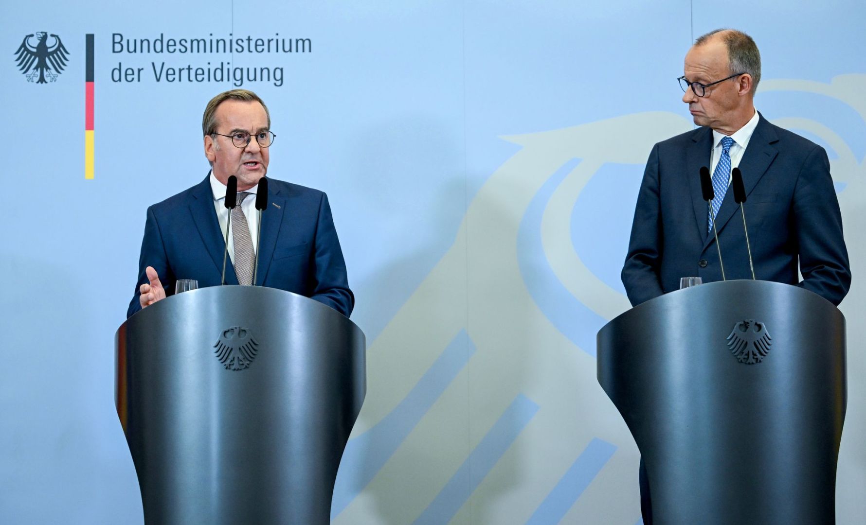 Pressekonferenz nach Kabinettssitzung im Bendlerblock