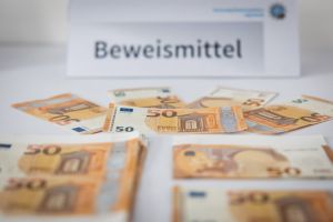 Pressekonferenz zu Geldfälscherei