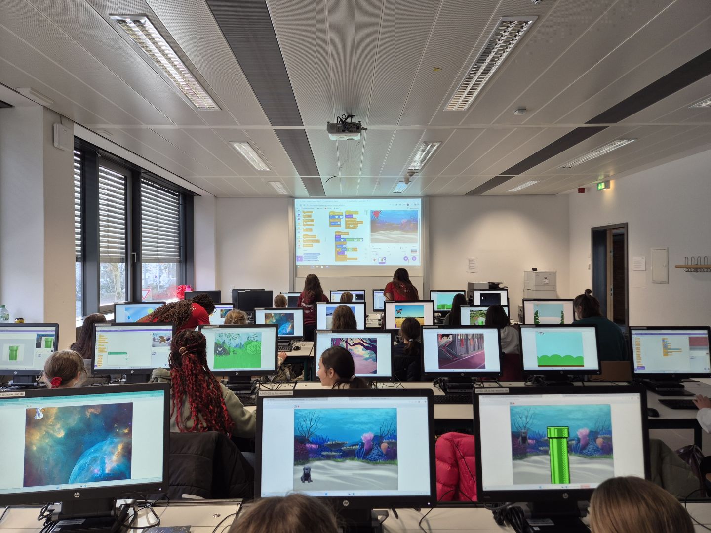 Programmieren und Robotik entdecken: Ada-Lovelace-Projekt begeistert Mädchen an der Hochschule Worms