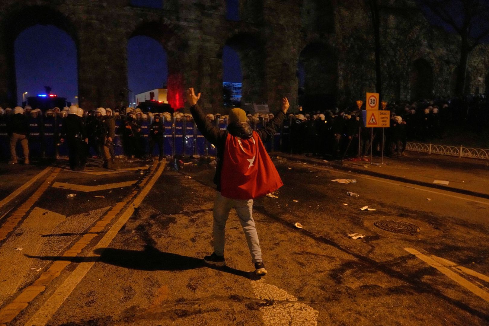 Proteste nach der Festnahme des Istanbuler Bürgermeisters