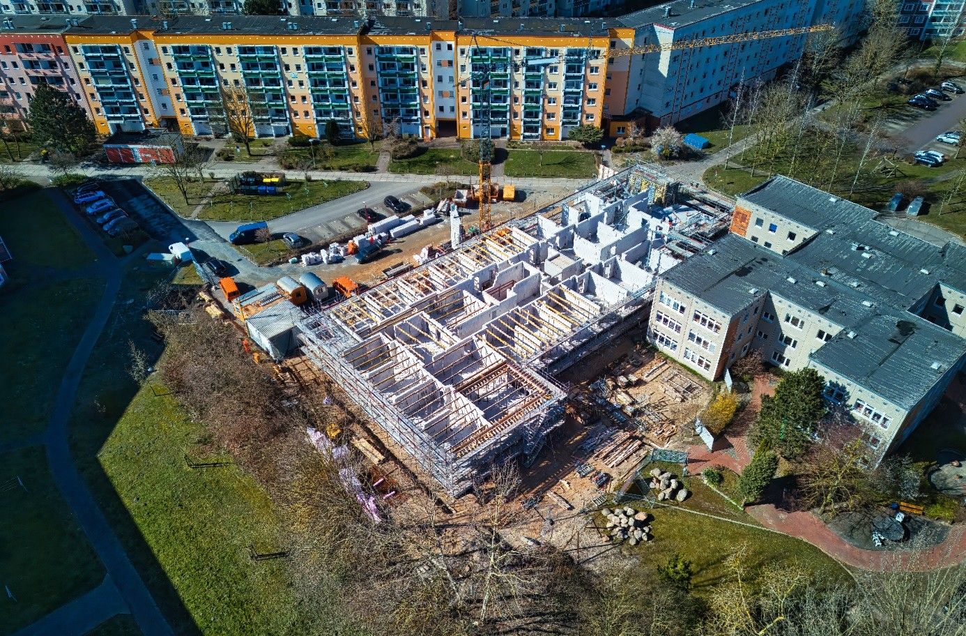 Qualität und Flexibilität im Hochbau: Wohnungsbauprojekte im Brecht Park und DRK-Wohnanlage in Rostock trotz schwieriger Marktbedingungen erfolgreich umgesetzt