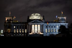 Reichstagsgebäude im Morgengrauen