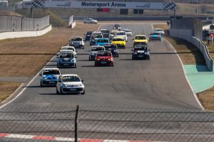 Rennsport pur mit jungen Talenten, erfahrenen Könnern und vollen Startfeldern
