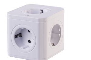 revolt 13in1-Steckdosen-Turm, 9 Steckdosen, 3x USB-A, USB-C, PD 20 Watt, weiß