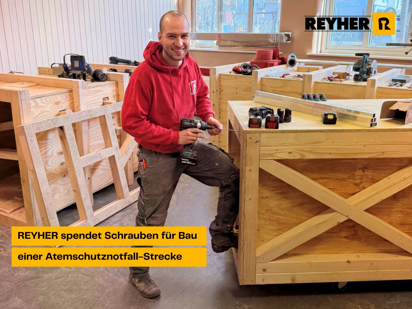 REYHER spenden Schrauben für Atemschutznotfall-Strecke der Feuerwehr Hamburg