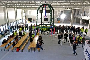 Richtfest bei SEMPA SYSTEMS: Halbleiter-Zulieferer setzt Wachstumskurs fort
