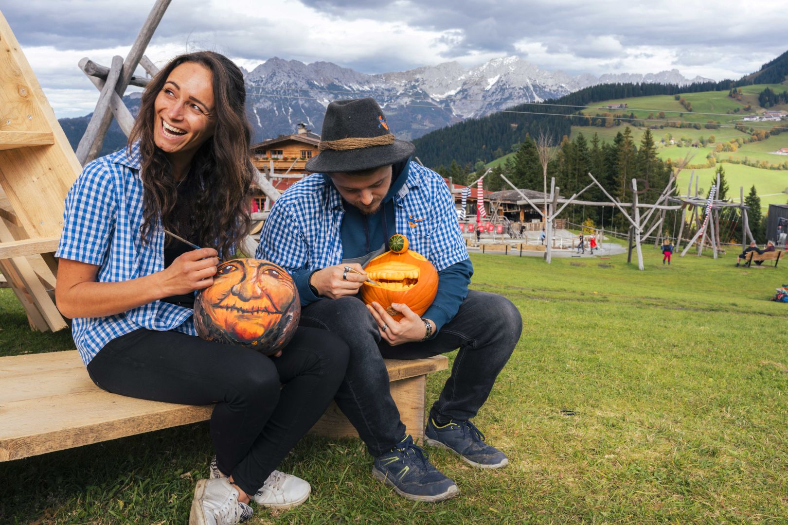 Riesen-Kürbisse und großer Andrang bei den Kürbiswochen im Hexenwasser Söll