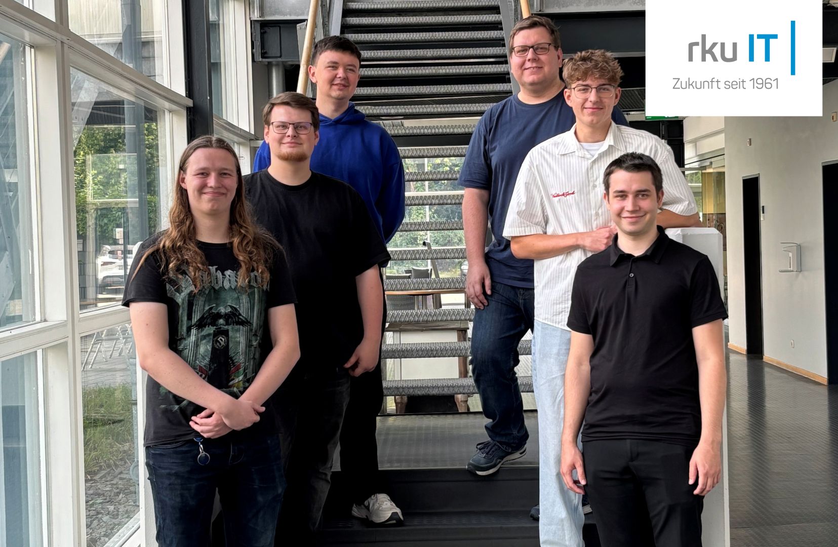 rku.it fördert sieben neue Nachwuchskräfte im Ausbildungsjahr 2025