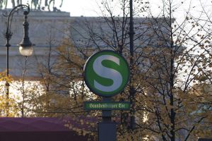 S-Bahn-Station am Brandenburger Tor in Berlin (Archiv)