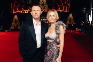 Sam Worthington mit seiner Frau Lara Worthington