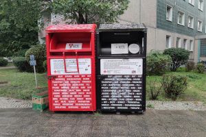 Sammelcontainer für Altkleider (Archiv)