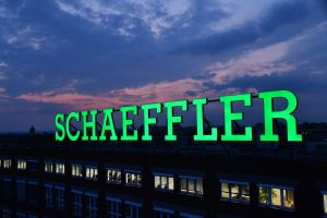 Schaeffler wächst in die roten Zahlen