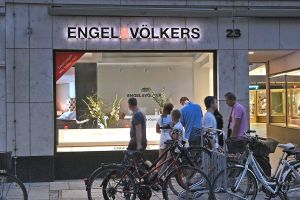 Schein statt Selbstständig? Engel & Völkers im Visier der Ermittler
