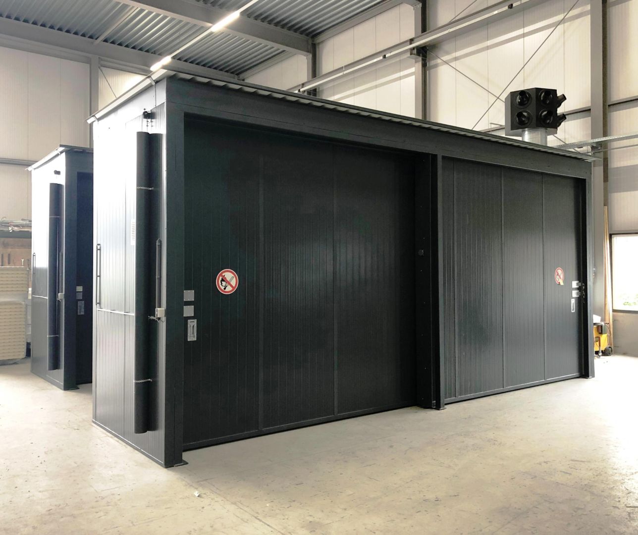 Schiebetüren einen Dämpfer geben: Wie Umweltcontainer und Brandschutz mit ACE noch sicherer werden